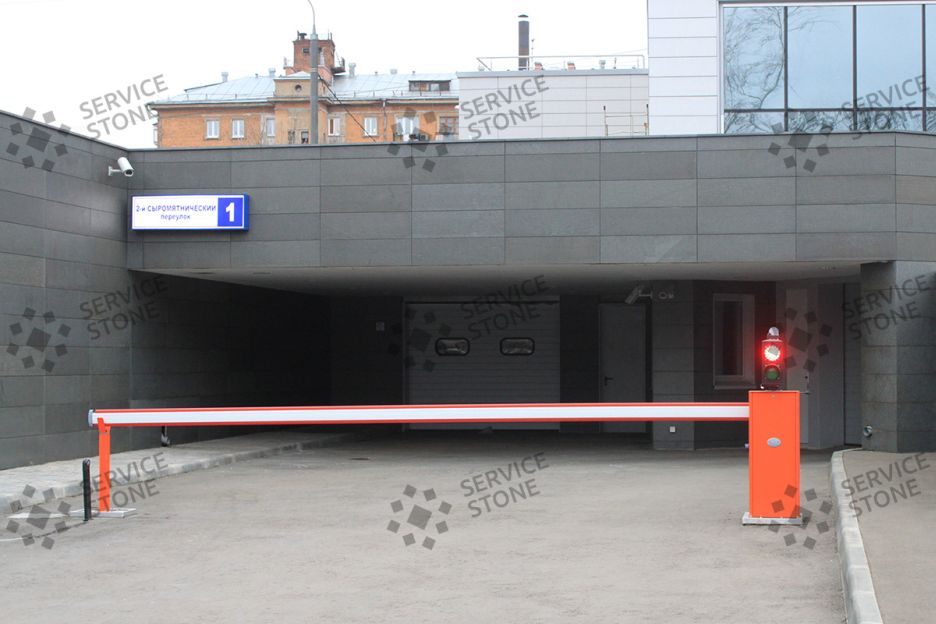 облицовка гранитом цоколя и фасада здания