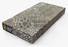 Брусчатка из гранатового амфиболита пиленая 200х100х30