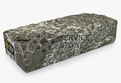 Пилено-колотая брусчатка из гранита Гранатовый Амфиболит